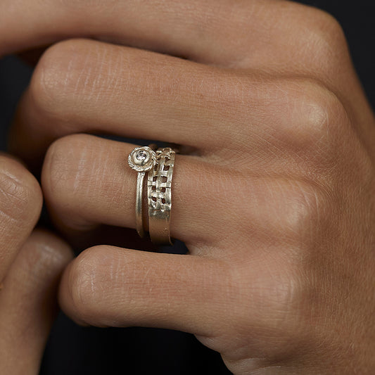 4mm Half Lattice Band | R39003