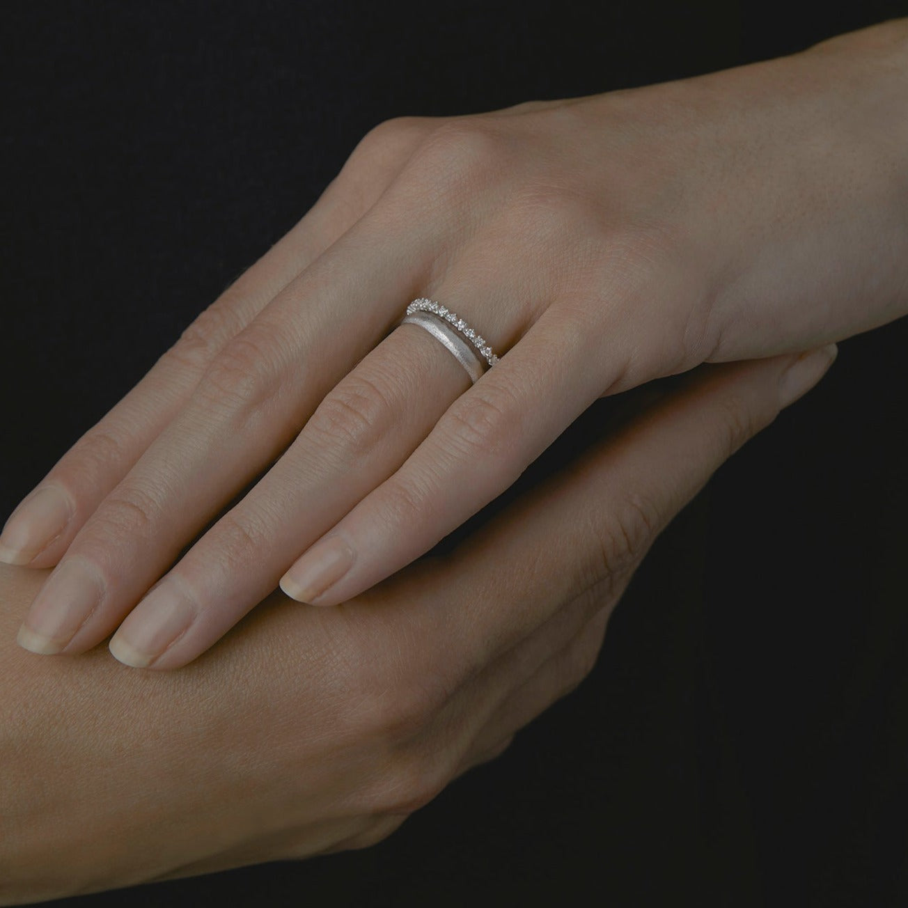 2.8mm Rough Rounded Band | R3503