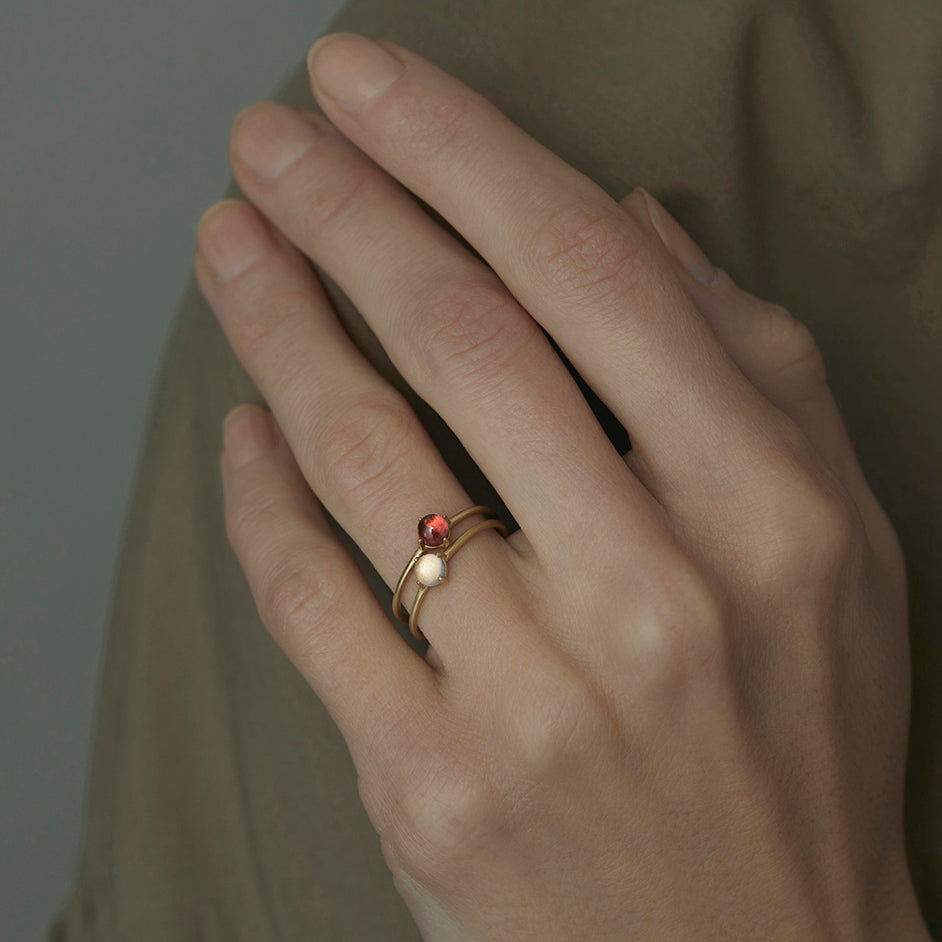 Garnet Wisp Ring | R11601GN