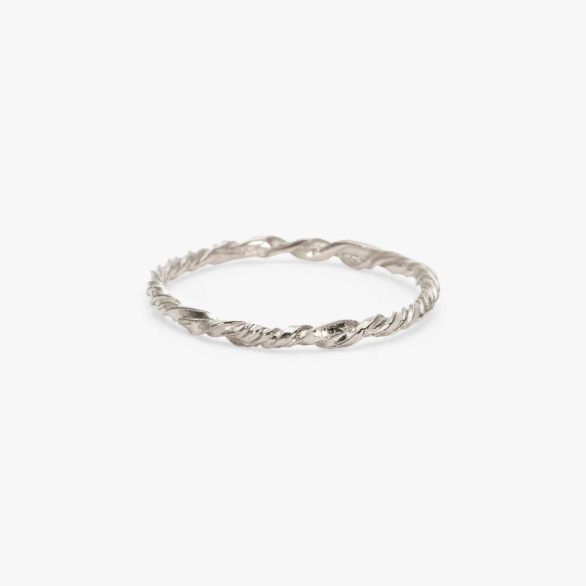 1.6mm Entwined Band | R38001