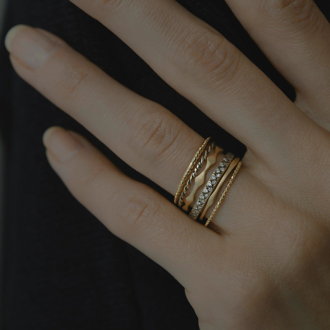 Dot Textured Band | R0604