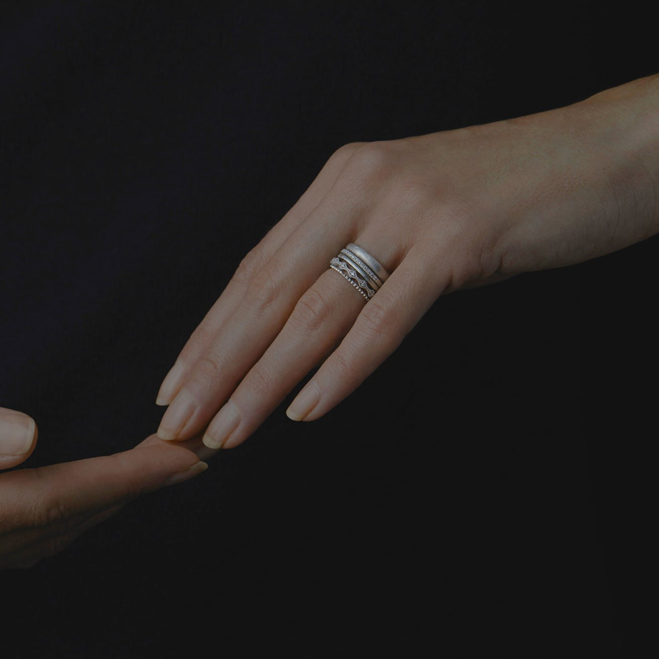 2.8mm Rough Rounded Band | R3503