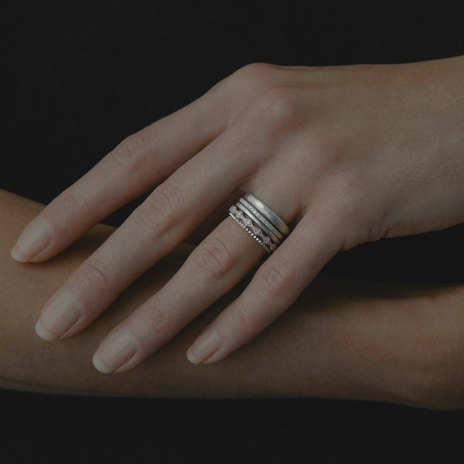 2.8mm Rough Rounded Band | R3503