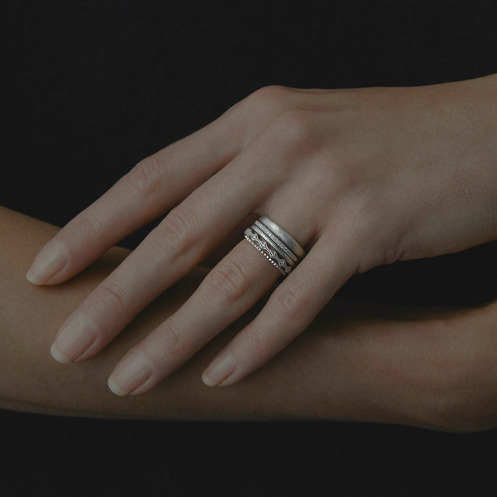 Little Pyramid Ring | R5001